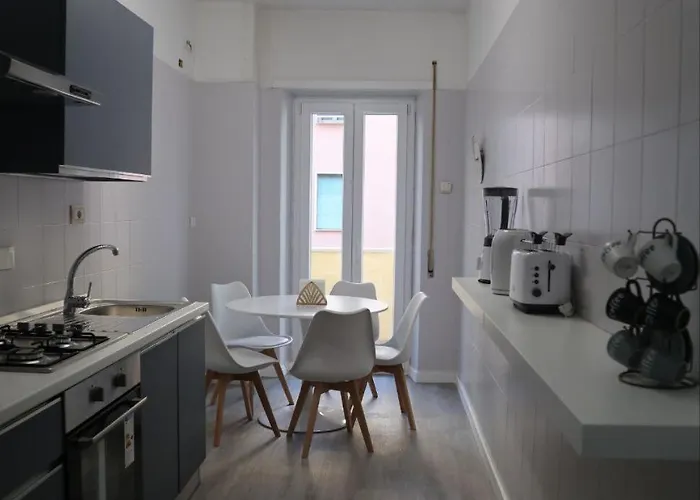Sara's - Modern Near Metro, Perfect For Families And Groups In Apartment Rome