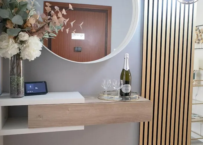 Apartment Sara's - Modern Near Metro, Perfect For Families And Groups In *