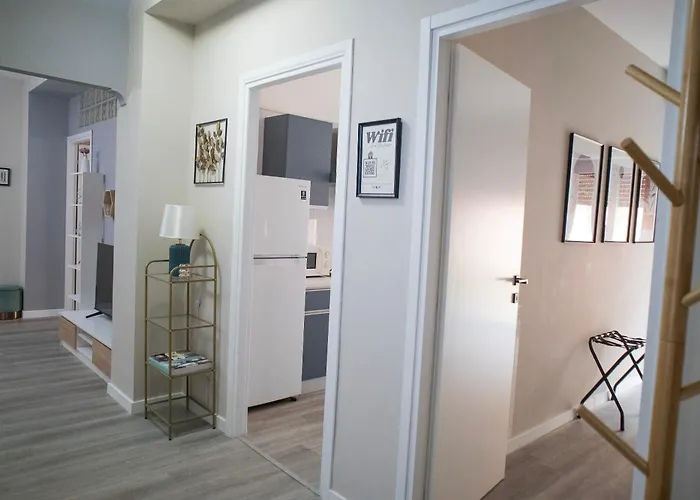 Sara's - Modern Near Metro, Perfect For Families And Groups In Apartment *