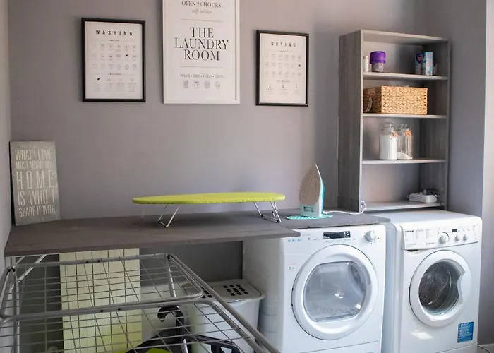 Apartment Sara's - Modern Near Metro, Perfect For Families And Groups In
