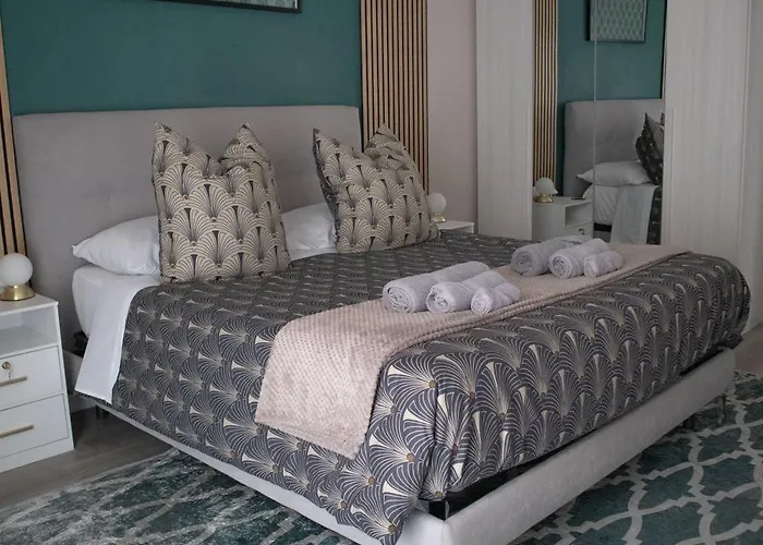 Apartment Sara's - Modern Near Metro, Perfect For Families And Groups In *