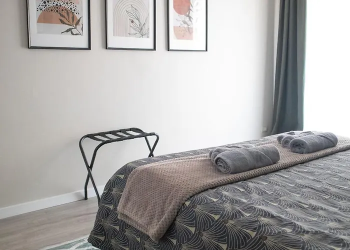 Apartment Sara's - Modern Near Metro, Perfect For Families And Groups In Rome