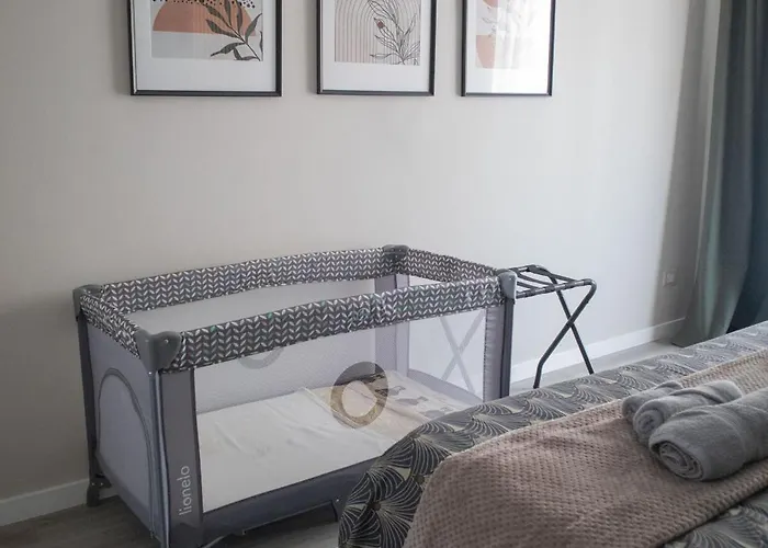 Sara's - Modern Near Metro, Perfect For Families And Groups In Apartment